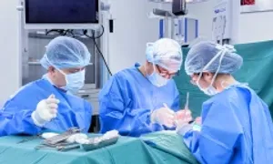 Nang giáp 40 năm to bằng quả cam