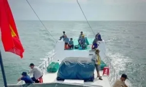 Quảng Ngãi khen thưởng lực lượng cứu 3 người trôi dạt 50 giờ trên biển